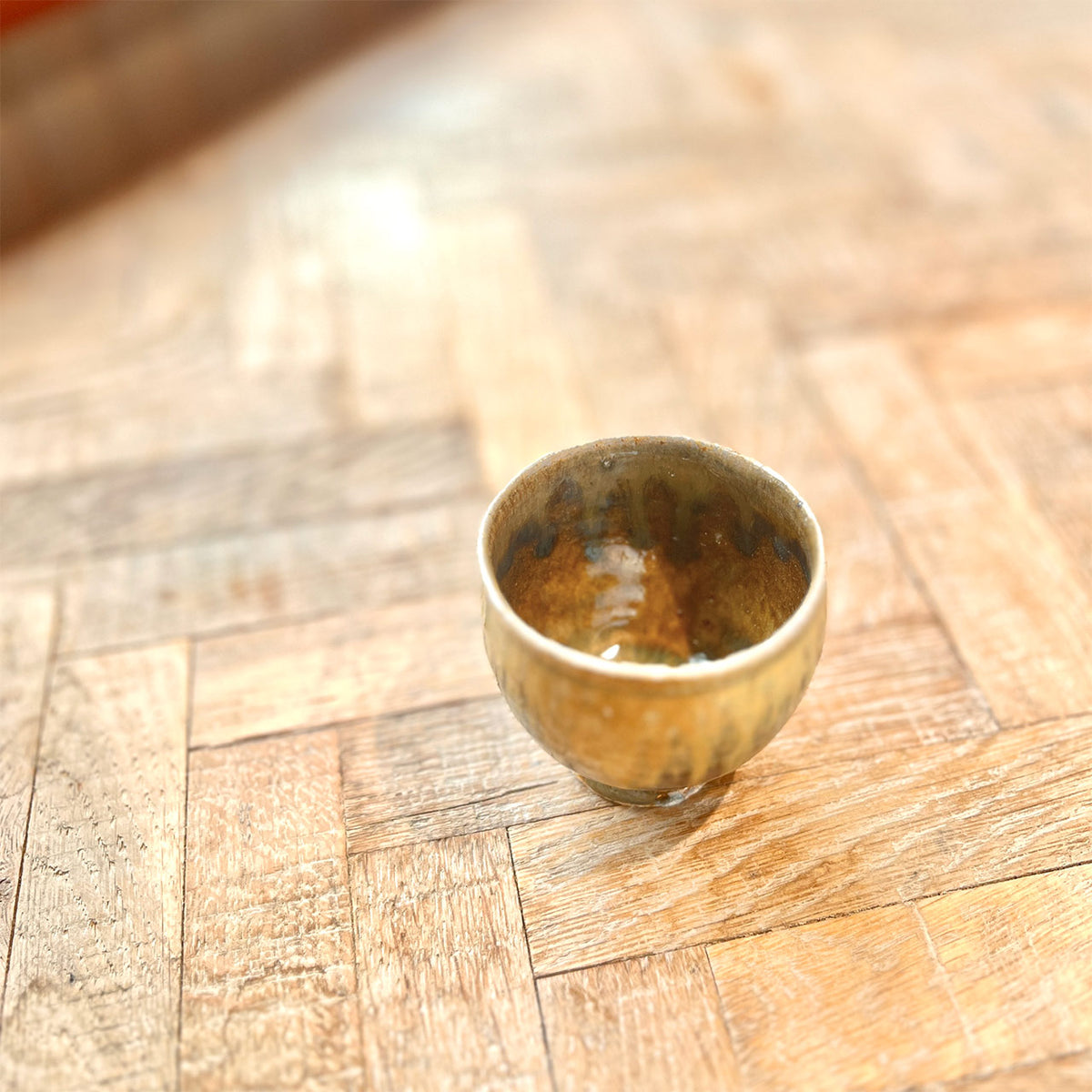 朝鮮唐津打刷毛目ぐい吞 – ゆう雑貨店