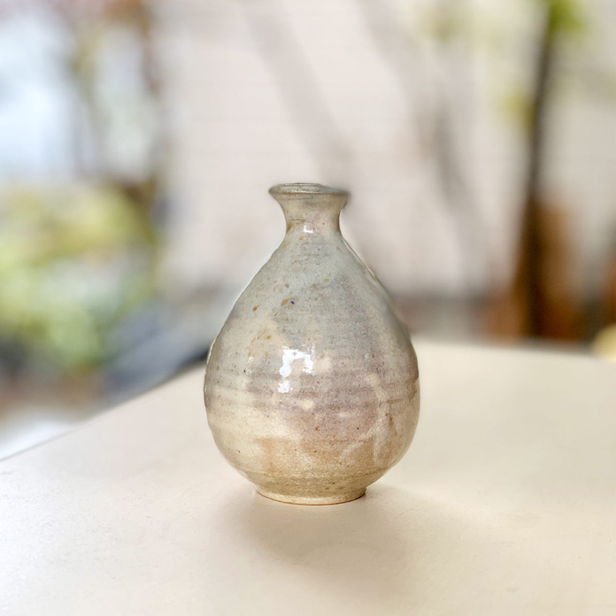 わら白釉茜萩縮れ花入 – ゆう雑貨店