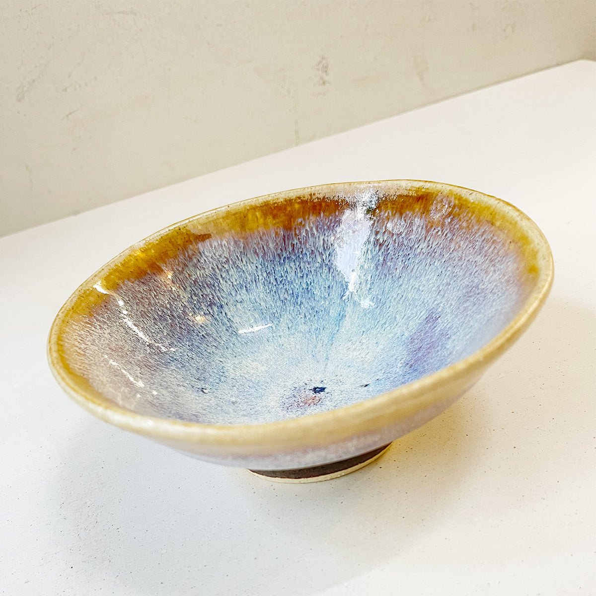 蕎麦白濁釉重ね掛け釉流茶碗 – ゆう雑貨店