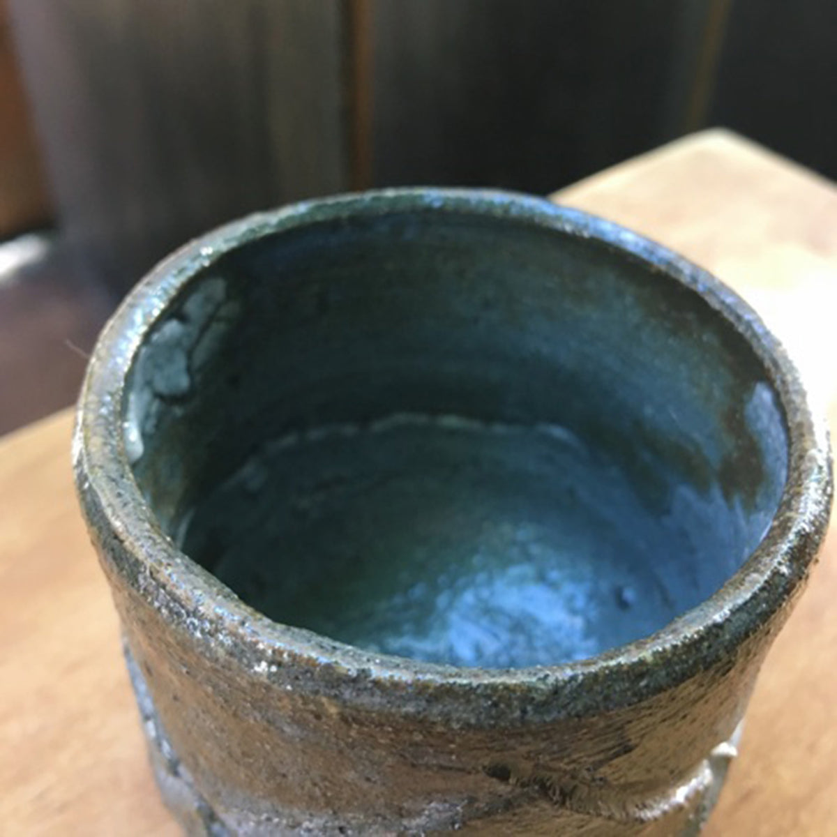 岸岳原土彫唐津ぐい呑 – ゆう雑貨店