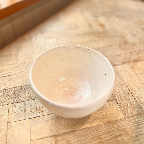 打ち刷毛目白釉茶碗