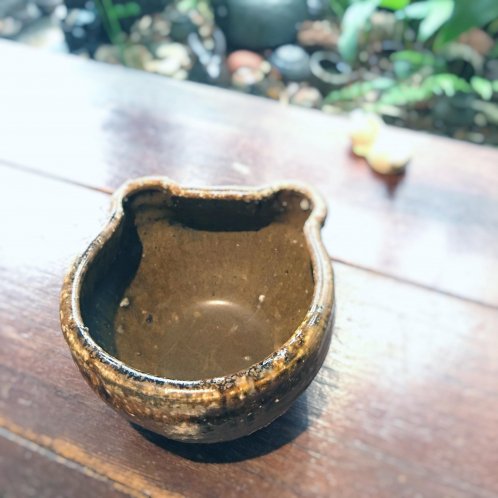 薪窯黒マットソバ釉アニマル茶碗