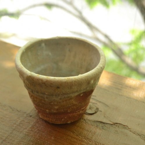 薪窯チタン釉カップ「遺跡」