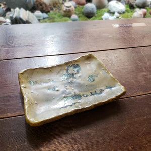 ソバチタン釉杓掛けタタラ皿
