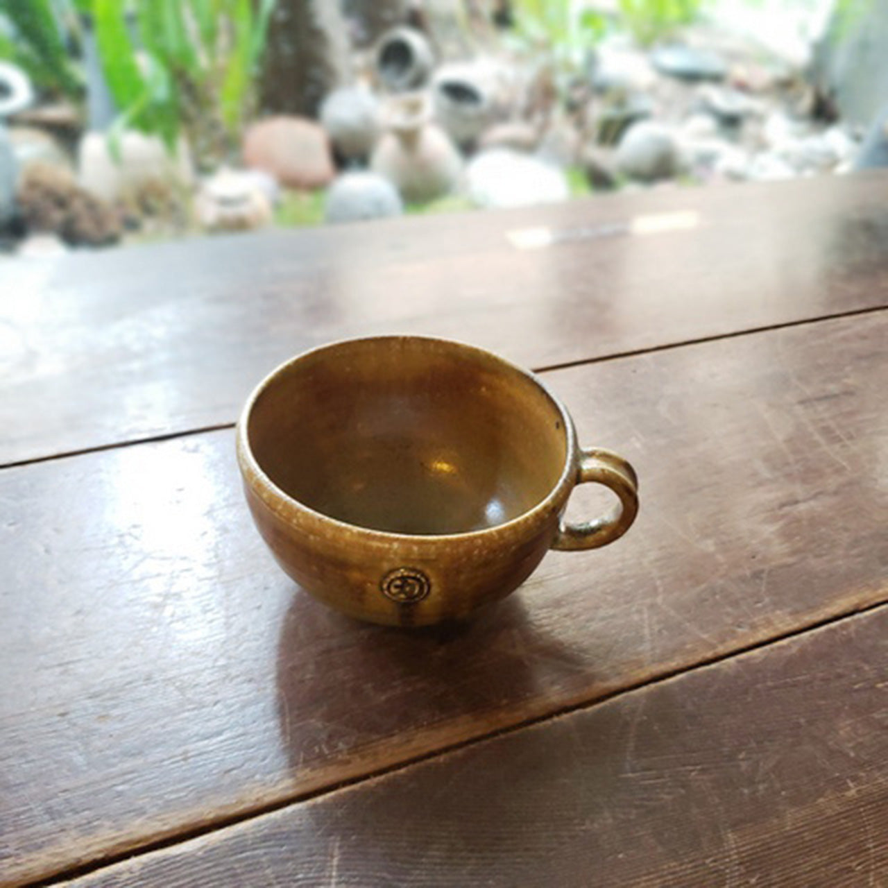 手作り陶器湯呑み「白掛け飴釉仕上げ」P92 商品 – ゆう雑貨店