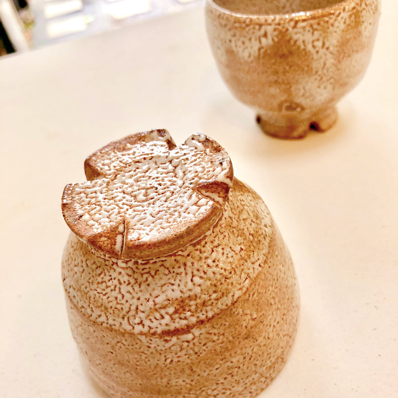 【梅花皮】李朝白磁、盃、盃台、ぐい呑み、銘無、箱無 李朝白磁、盃、盃台、ぐい呑み、梅花皮、銘無、箱無