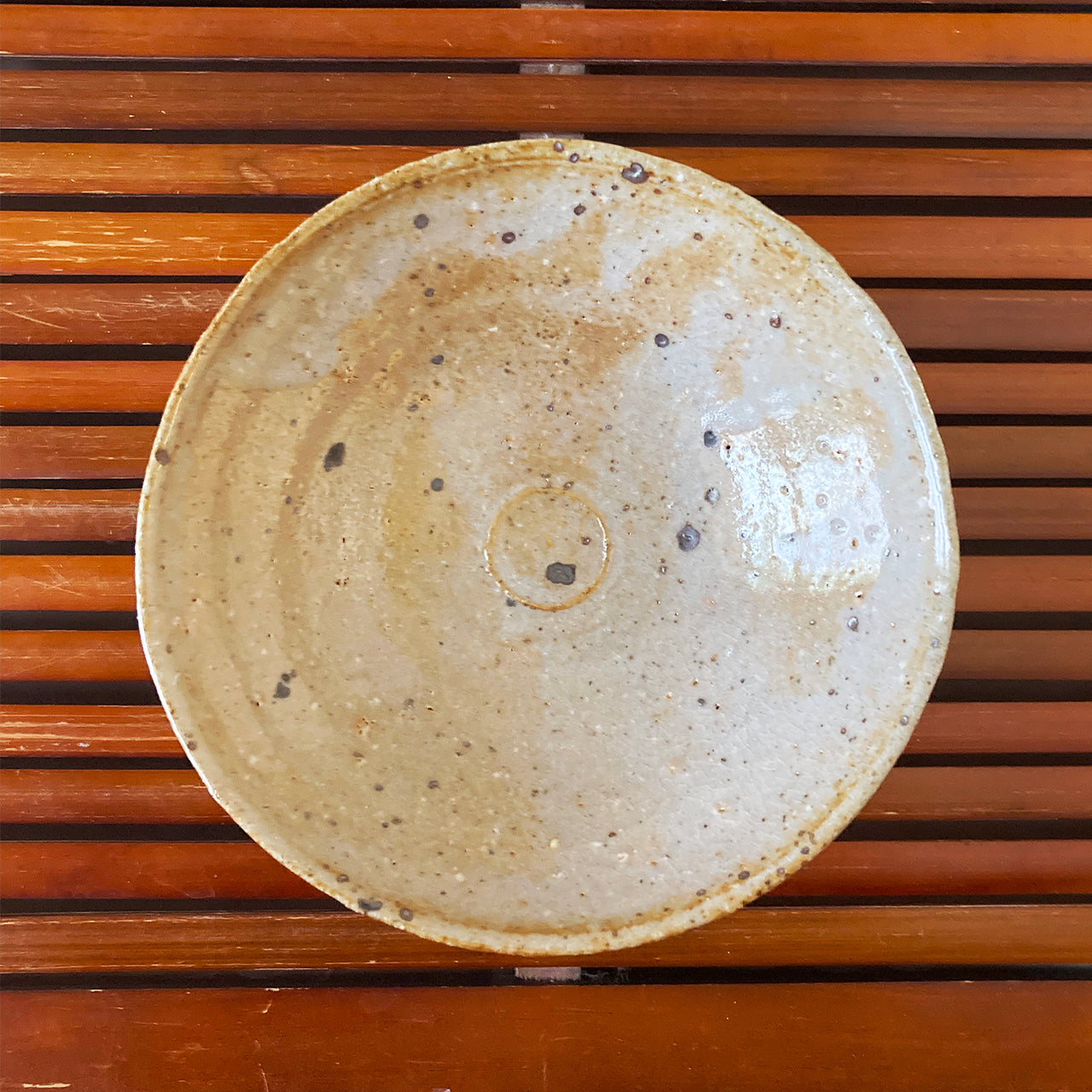 唐津長石陽刻平茶碗 – ゆう雑貨店