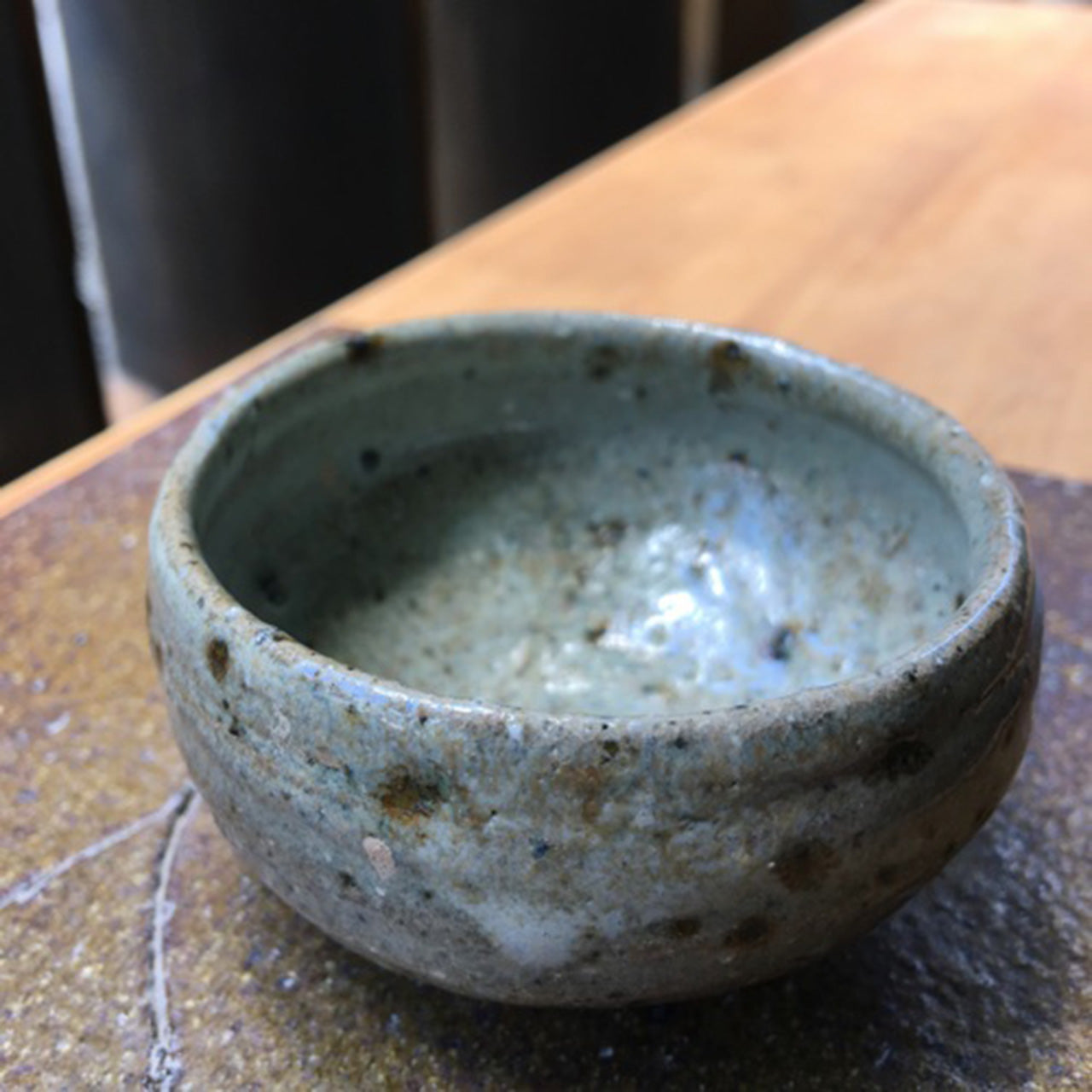 唐津土わら白釉斑唐津盃 – ゆう雑貨店